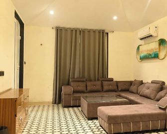 Butterfly Bliss Resort - Raigarh - Living room