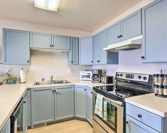 Spacious Garden City Townhome with Lake Views! - Garden City - Cocina