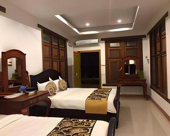 Vang Vieng Romantic Mountain View Resort - Vang Vieng - Soveværelse