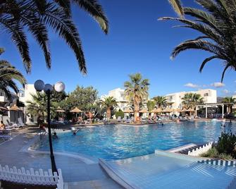 Europa Beach Hotel & Spa - Analipsi - Pool