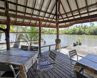 Aotera Guest House - Avatoru - Patio