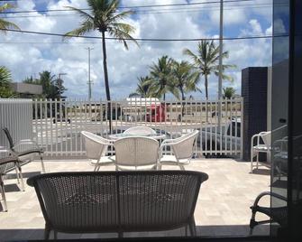 Hotel Praia e Mar - אראקאז'ו - פטיו