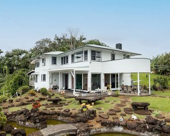 Hilltop Vacation Rental - Hilo - Building