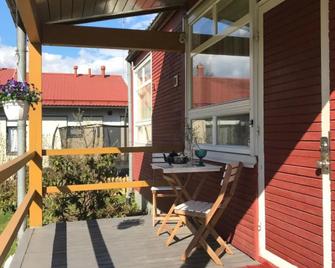 Bungalow house flat in Rekola 33m2 - Vantaa - Patio