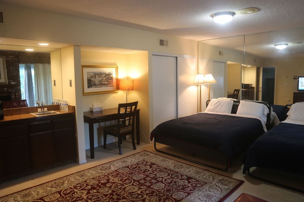 بد آند بريكفاست إن هوليوود هيلز