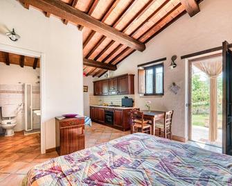 Margherita - Agriturismo Fogliani - Giano dell'Umbria - Bedroom