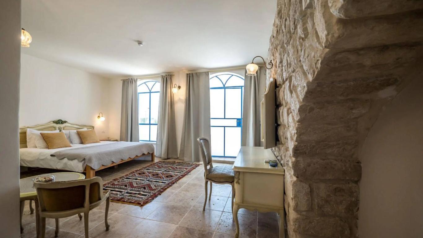 The Way Inn - Boutique Suites