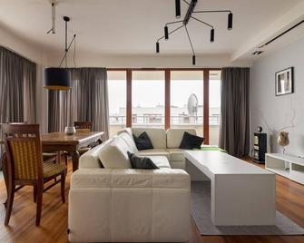 Hlonda Deluxe Apartment with Terrace - Varsóvia