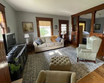 Traverse City Centennial Farm Estate - Traverse City - Sala de estar