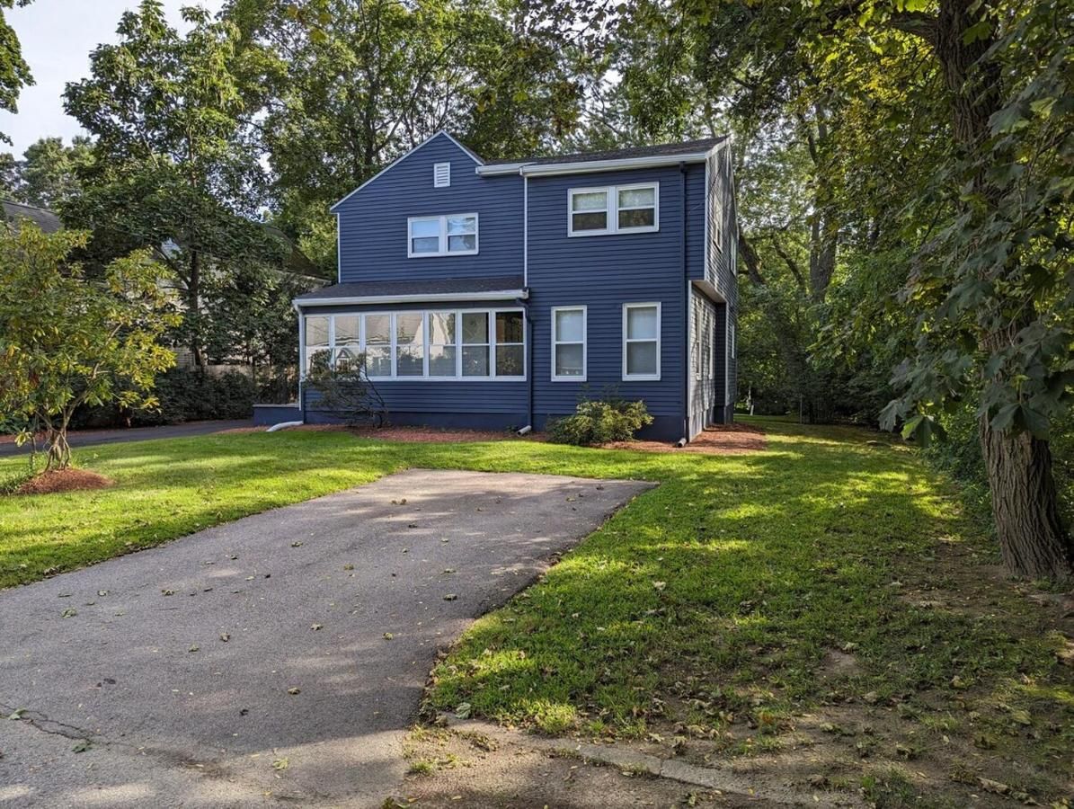 Comfortable 3 Bed Apt in Quiet Neighborh