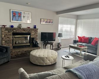 Downtown-Palm-Springs-Get-Away - 棕櫚泉 - 客廳