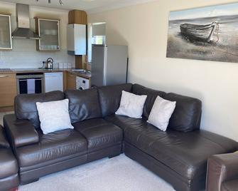 River Penthouse Little Paxton - 75 Skipper Way - St. Neots - Wohnzimmer
