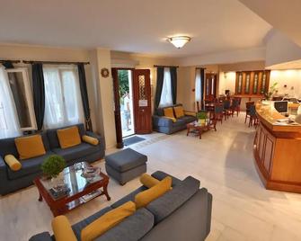 Aigli Hotel Syros - Ermoupoli - Living room