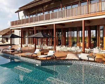Boribot Pool Resort - Mu Si - Piscina