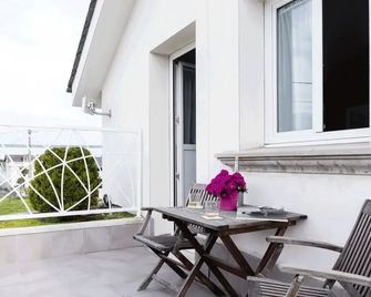 Hotel La Casa De Las Camelias - Almuña - Balcón