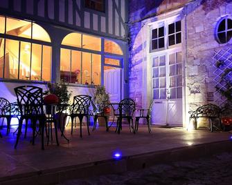 Hotel Saint Georges - Troyes - Patio