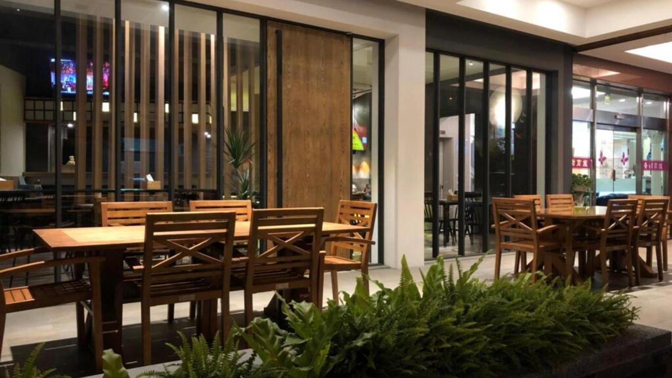 Dlinn Hotel