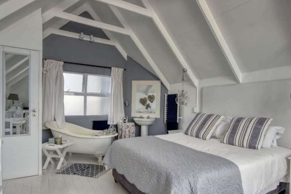 Beach house- just kick off your shoes and make yourself at home - פלטנברג ביי - חדר שינה