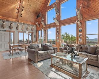 Incredible Cabin with Even Better Views - Elsberry - Living room