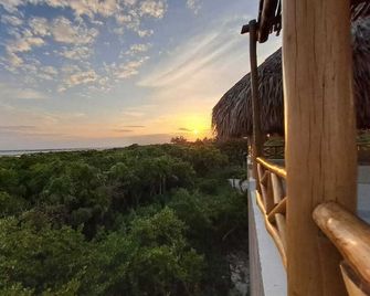 Casa Baloo - El Cuyo - Balcón