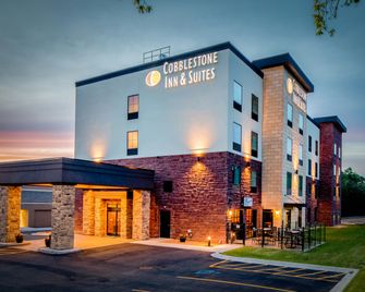 Cobblestone Inn & Suites Fairfield Bay - Fairfield Bay - Building