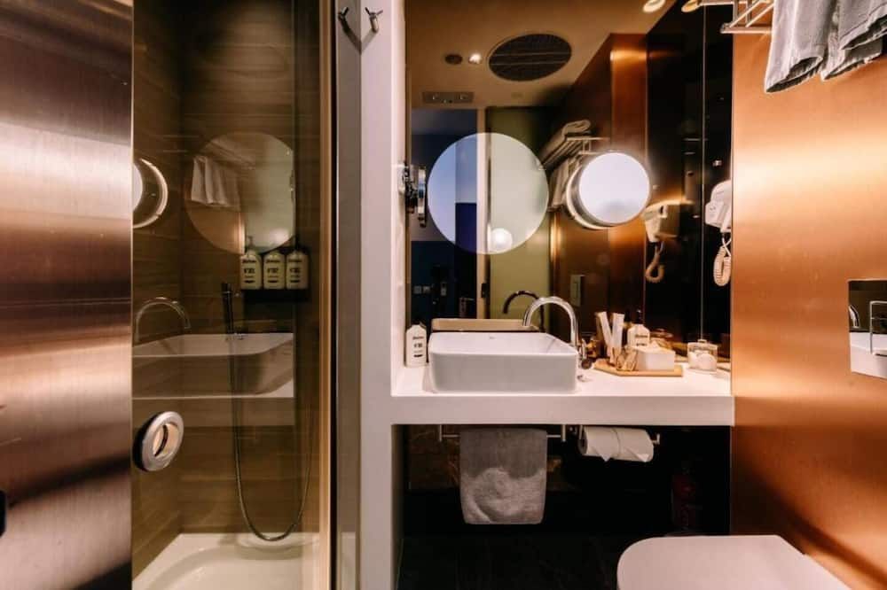 Dash Living on Queen's - Hong Kong - Bathroom