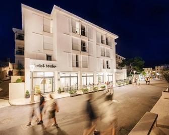 Hotel Vrilo - Bol - Edifici