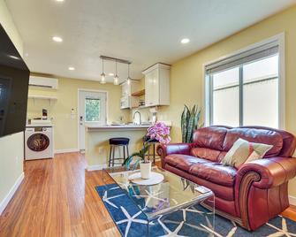 Modern Studio Near Lake Lowell 6 Mi to Boat Ramp - Nampa - Living room