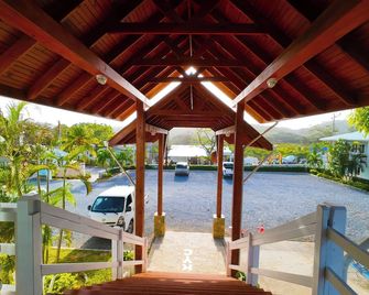 Hotel and Dive Center Roatan Yacht Club - Coxen Hole - Binnenhof