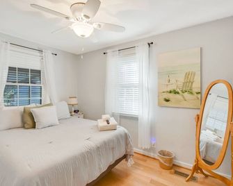 Sago Palm Cottage - Brunswick - Bedroom