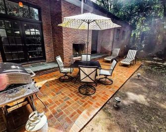 Modern House of Charlotte - Charlotte - Pati