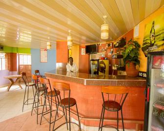 Engo Airport Resort Kitale - Kitale - Bar