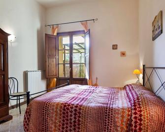 Tranquil Holiday Home in Chianni with Swimming Pool - Chianni - Habitación