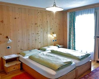 Hotel Garnì al Plan - Livigno - Bedroom