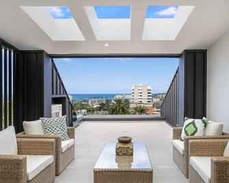 Sensational Penthouse with Ocean and Harbour Views - Fairlight - Balkon