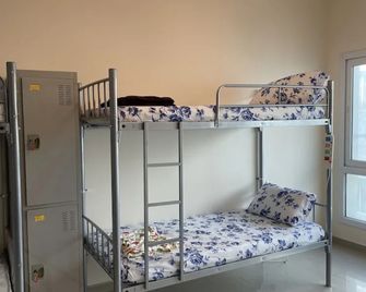 Decent Boys Hostel - Dubái