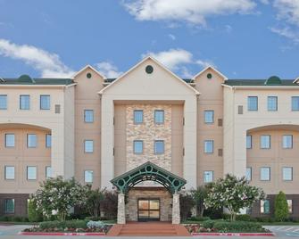 Indoor Pool + Wi-Fi | Fully Equipped King Suite - Plano - Building
