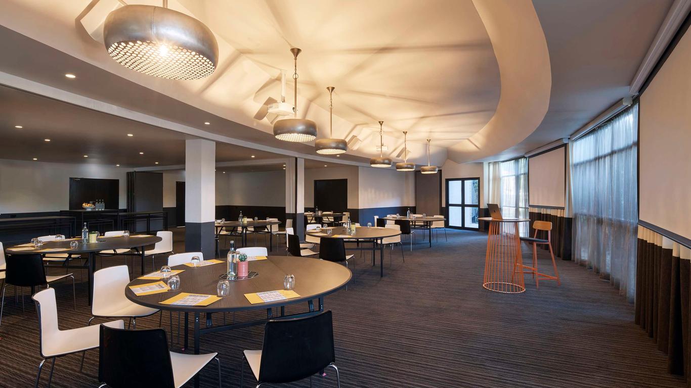 أتورا ألبوري