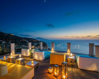 Villa Fiorella Art Hotel - Massa Lubrense - Building