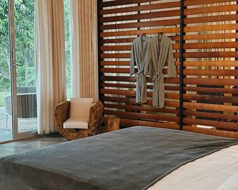 Spacious 7-bedroom villa with AC, WiFi in delightful Jamao al Norte - Jamao al Norte - Ložnice