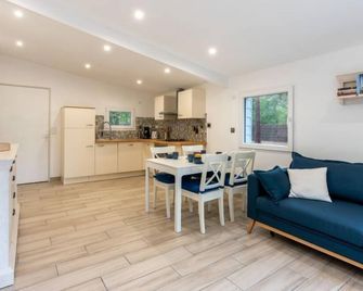 Chalet Cottage Etoile de mer by Interhome - Lacanau - Living room