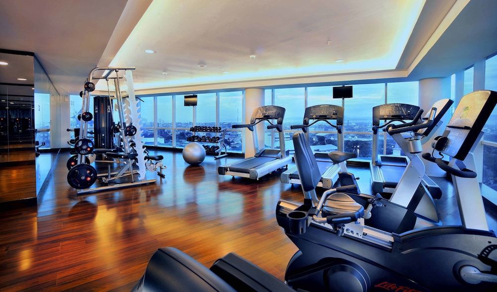Aston Makassar Hotel & Convention Center - Makassar - Gym