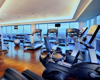 Aston Makassar Hotel & Convention Center - Makassar - Gym