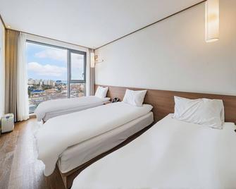 Tamara Jeju hotel - Seogwipo - Bedroom