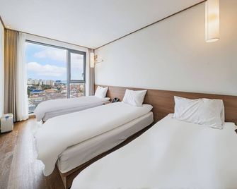 تامارا جيجو - سيوغويبو - غرفة نوم