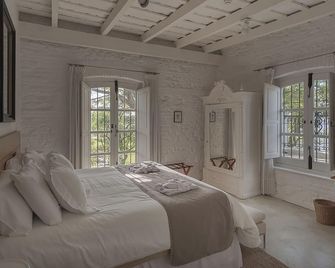 فندق تشاركو - Colonia del Sacramento - غرفة نوم