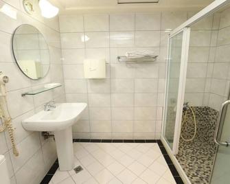 Banciaoking Hotel - Banqiao District - Bathroom