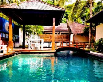 The Trawangan Resort - Pemenang - Piscina