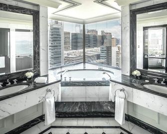 The Peninsula Hong Kong - Hongkong - Badrum