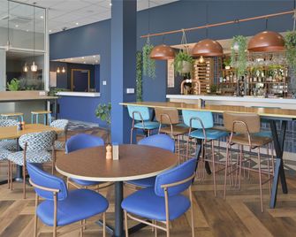 Travelodge Hatfield Central - Hatfield - Bar